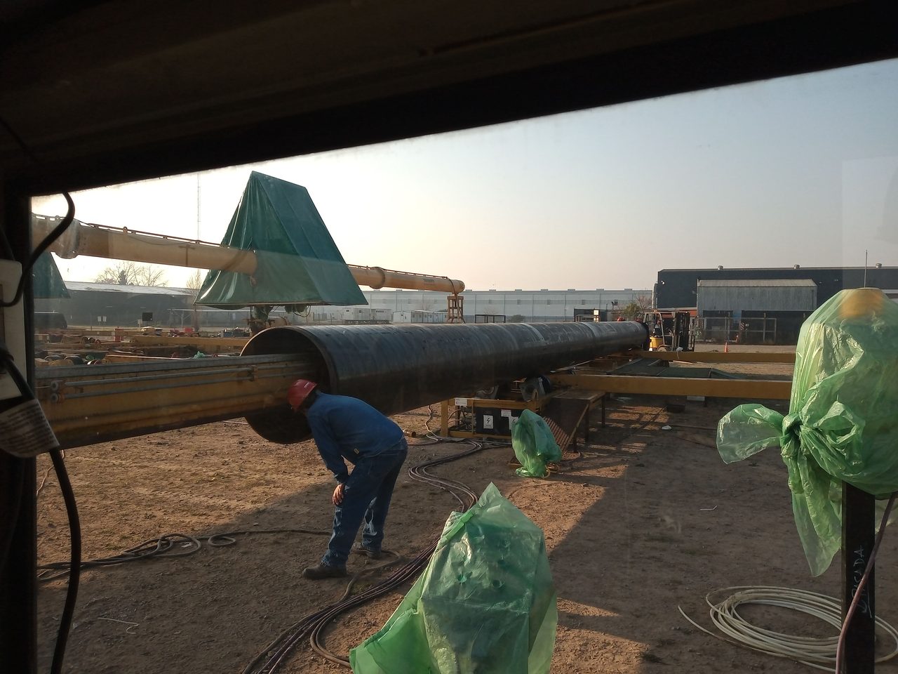Montaje de cañería de gasoducto en obra Techint
