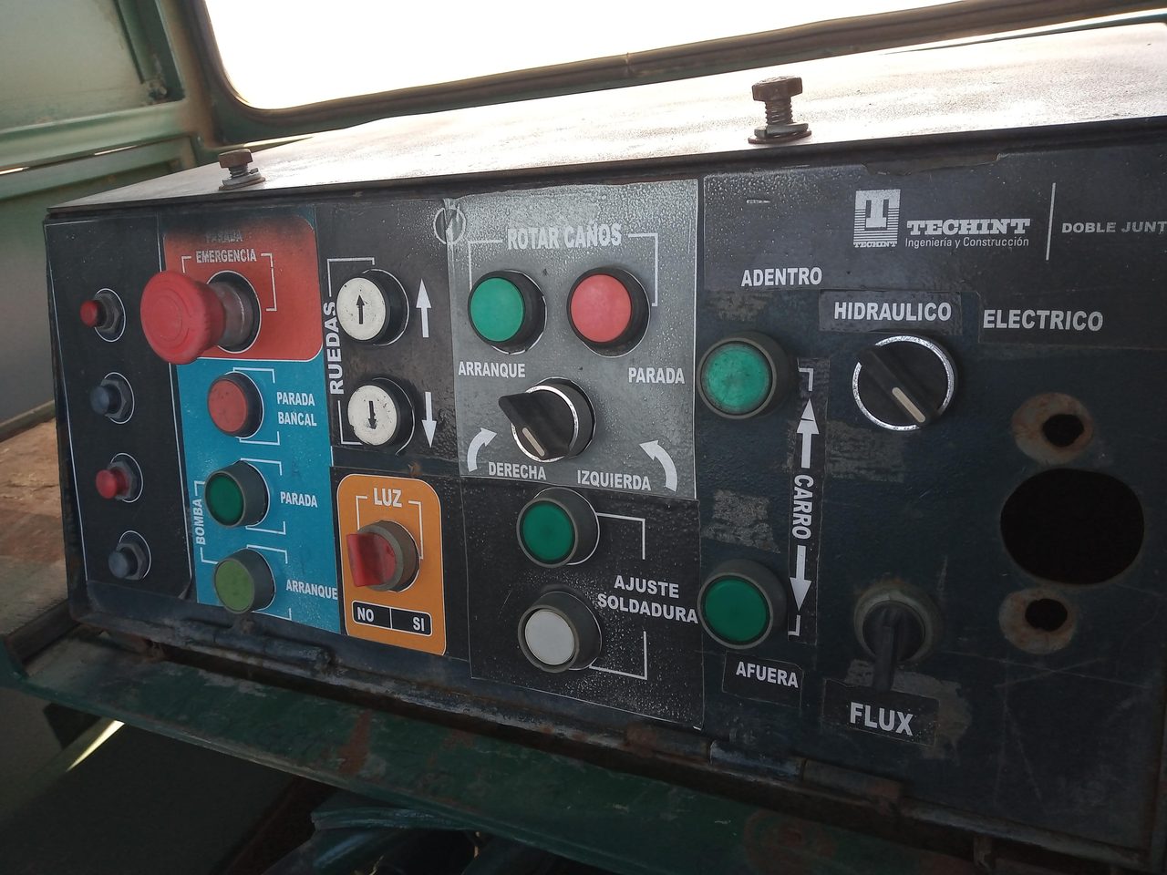 Panel de control de soldadura automatizada de caños